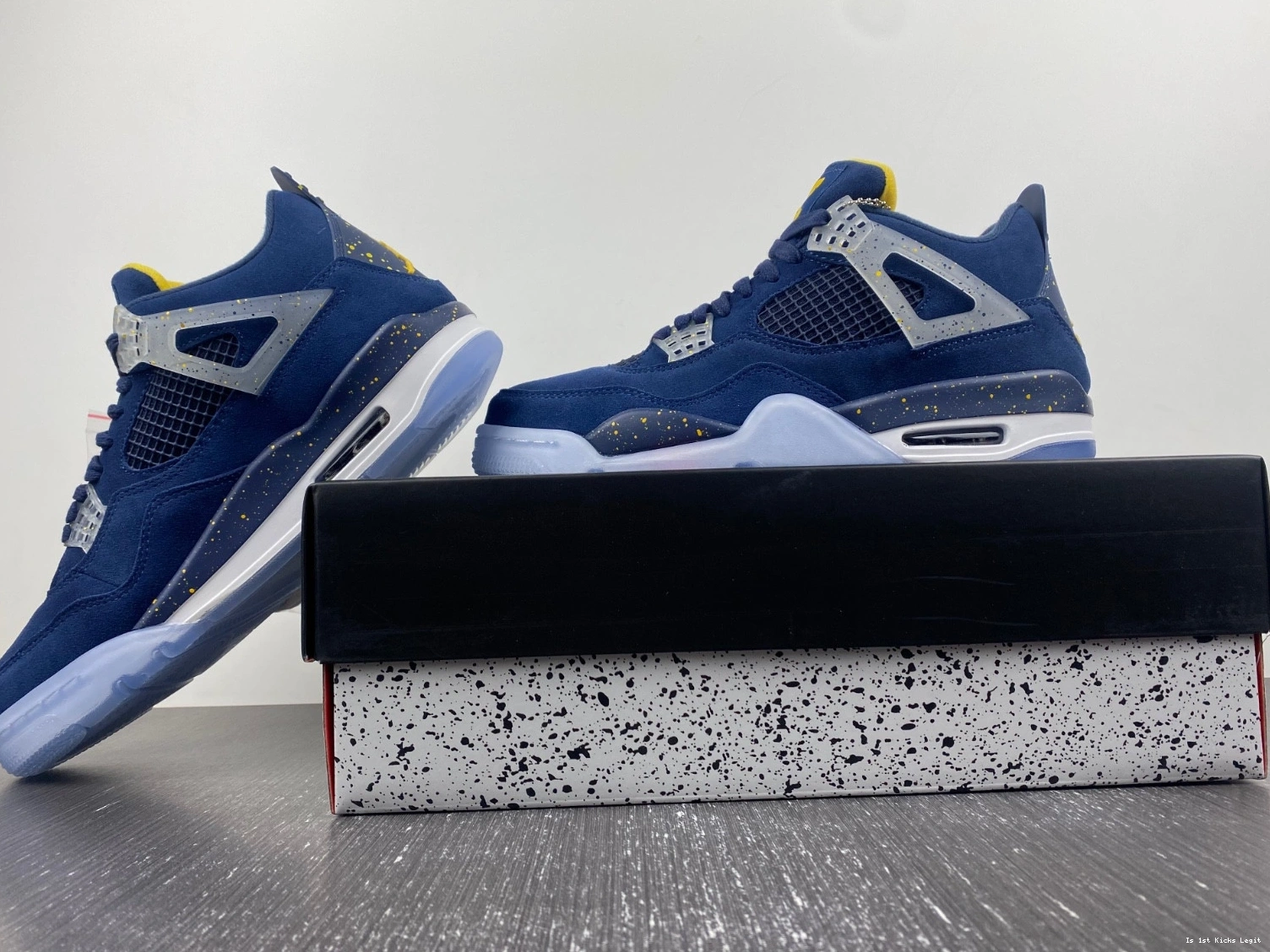 AJ4 - 1036660 (PE) Jordan Michigan 4 Retro 0129